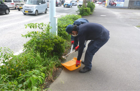 本社周辺の美化活動